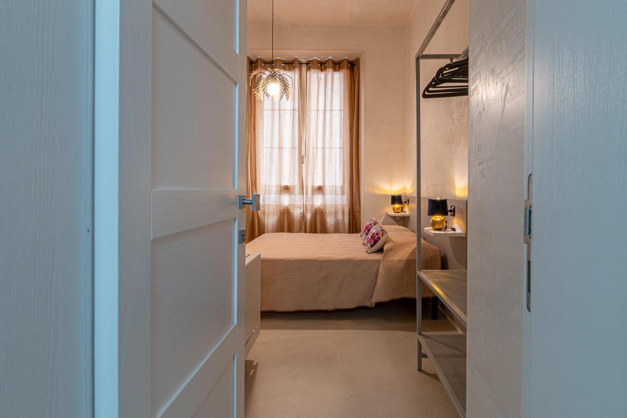Flower Rooms Каляри Екстериор снимка