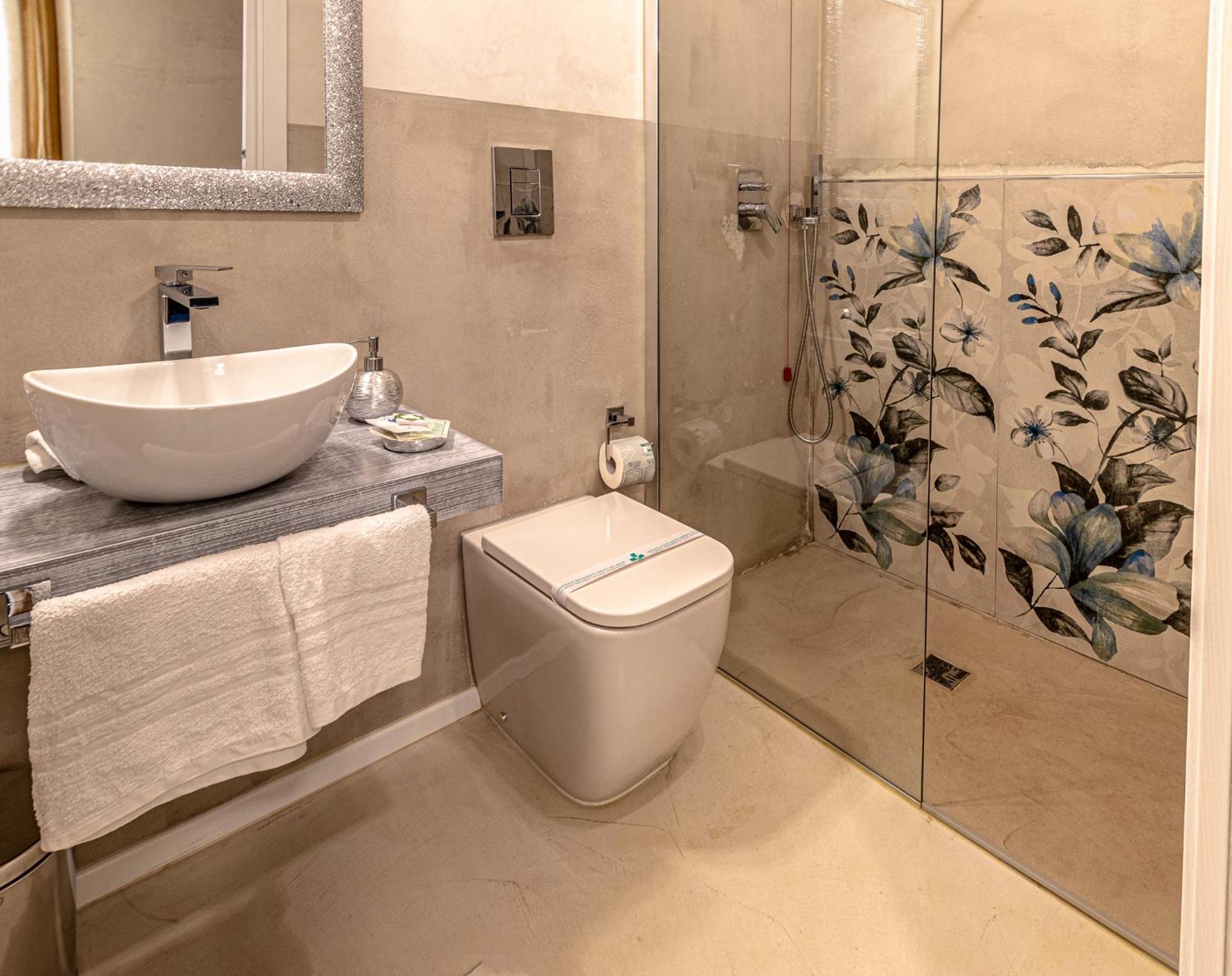 Flower Rooms Каляри Стая снимка